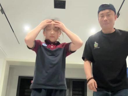 作业写完啦,跳支舞庆祝下。#杨子钰的精神世界 #螃蟹舞#金牌育言家 #聪明小脑袋国宝也可AI #她们的精选