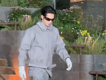 #于适 赛博造型好酷这造型不就是AI男友吗