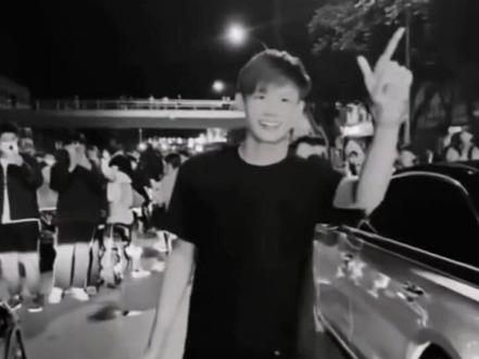 副官刀口舔血视频 啊是关中王来了
#副官 长刀舔血人命硬辉煌已是天注定