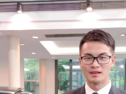#奔驰实用技巧 #奔驰说明书 @抖音小助手 平常你都怎么开后备箱呢?