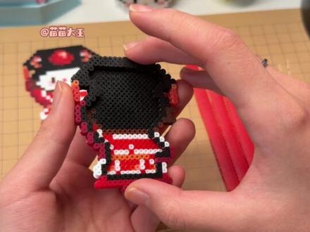 第一次做的时候做得乱七八糟就没录教程,没想到会有很多宝宝蹲教程QAQ,对不起了大家,终于生出来了
原创@油菜菜 教程参考@小猫饼饼
#手作diy #拼豆 #手工 #教程