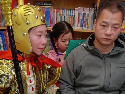 中东为什么有这么多石油? 为什么中东能成为 “全球油库”?不是运气,是老天爷追着喂饭!石油竟是远古生物尸体变的?还有个 “大锅盖” 才能存住油?中国没那么多石油,却靠自己逆袭成能源强国!看完你就懂:老天给的是家底,自己挣的才是未来!你觉得中东石油多,最关键的原因是什么?评论区聊聊~