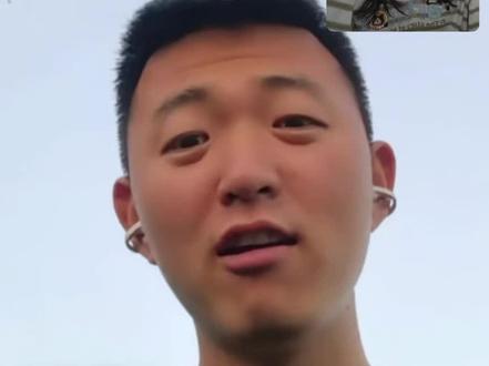 男生的快乐很简单#异地恋#异地情侣 #情侣日常 #视频聊天 #礼物