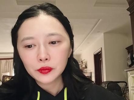 买点啥 第四集:LOF 基金套利,今天你赚到奶茶钱了吗? 这是一个既不是长期资产配置,也不是投资能力的体现~ 而是一种规则允许下的小额交易行为,却做到每天请你喝杯奶茶。但是记住,钱💰,永远是在规则没改之前赚的~#理财 #真实生活分享计划 #赚钱