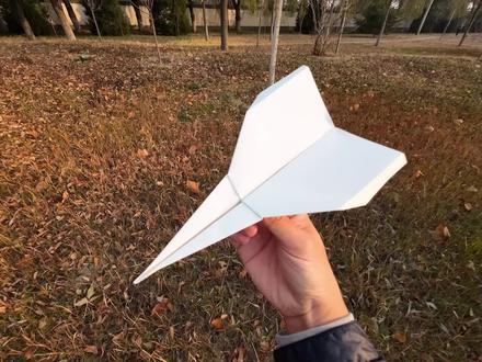 后置重心,飞得超远的阿尔法穿云机#手工折纸 #童年的纸飞机 #纸飞机