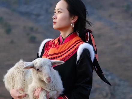 又到了一年一度的彝历新年,彝人造物祝大家 库史木萨 孜莫格尼!#彝族 #彝人造物 #彝族年