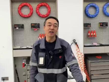 #电动车小知识
怎么关掉和打开雅迪电动车的转向灯嘀嘀声!!!
雅迪勇哥教你轻松解决。