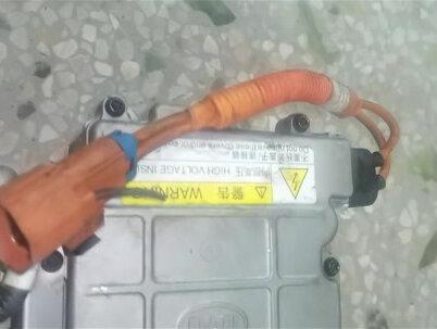 比亚迪电动压缩机检测拆卸过程。#汽车空调维修 #电路板维修 #新能源汽车空调维修 #新能源汽车维修#新能源汽车空调压缩机维修 #汽车空调不制冷