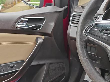 宝骏系列。中控锁频繁跳动。或者偶尔跳动。解决方案。教程。动手能力差。可以拔掉上面那个插头。