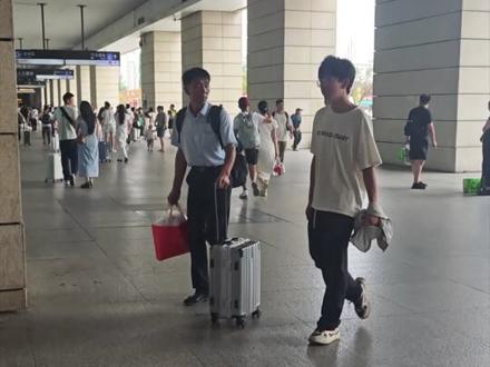 西安北站地铁换乘高铁!#西安北#西安北站#西安地铁