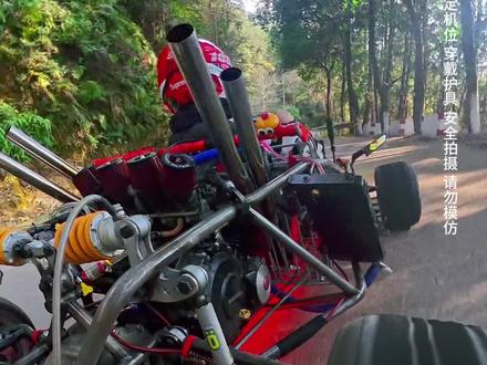 在超市抢鸡蛋输给了张大姨!?我决定把四缸发动机装在购物车上… 这期视频按照粉丝们提的改装方案(大灯 / 后视镜 / 换档机构 / 阀门排气)深度升级咱们的四缸购物车【全网最详细在家手搓赛车教程】#手搓万物 #改装 #赛车 #手工diy