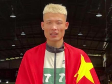 本周六!安徽小伙赵佳奇勇闯俄罗斯裸拳Topdog! 回顾他最近一场裸拳比赛!他能拿下中国拳手在topdog裸拳赛事的首场胜利吗?!#赵佳奇 #赵佳奇topdog裸拳 #topdog裸拳赛 #俄罗斯裸拳 #格斗战线老表