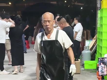 为何广东“莫氏鸡煲”老板突然爆火全网?看到TVB老戏骨都来添乱,才懂老莫的一脸生无可恋 #莫氏鸡煲 #老莫 #李国麟 #影娱热点团 #内容启发搜索