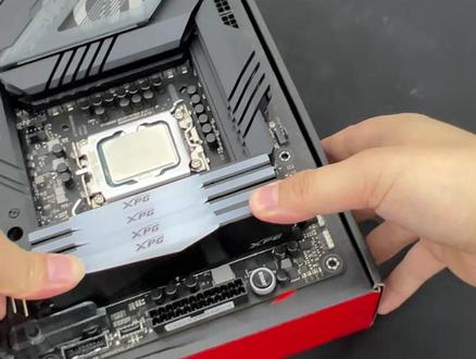 #电脑组装 第一视角记录装机过程,I9 13900K搭配华硕#ROG Z790 -F ,四条DDR5内存 ,两发1T固态#电脑配置 #电脑 #显卡