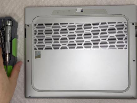 外星人x14r2加装固态硬盘,升级内存教程#外星人电脑 #外星人x14 #外星人拆机 #外星人升级固态 #外星人拆机