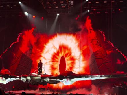 小鹭卓是真帅啊#鹭卓 #路卓豪 #鹭卓演唱会舞台设计获铂金奖 #视觉震撼