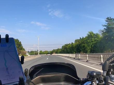 pcx160原厂轮胎确实有点滑#让骑行成为一种生活 #愿晨起的阳光伴随你愉悦的每一天 #趁着年轻去想要去的地方