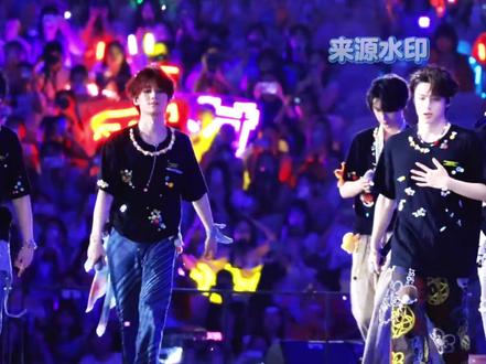 #时代少年团 #时代少年团团综 #时代峰峻 谁敢想这是一个当红男团该有的待遇#艺人