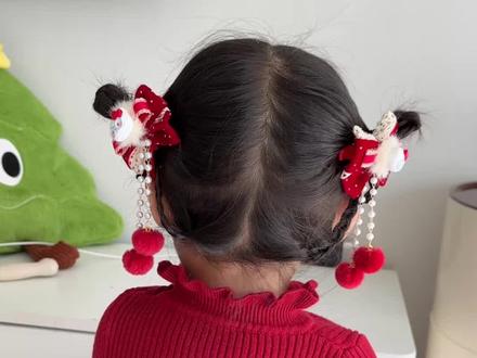 一看就会的新年发型,搭配拜年服超喜庆!#儿童编发 #编发简单易学 #新年发型安排 #拜年服发型教程