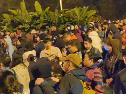 .海峡两岸金门-厦门2026年春节焰花秀,现场太震撼了点赞!从1987年春节正月初一开始!历史与央视春晚相当!