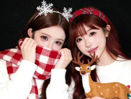 诡秘!小小圣诞合照轻松拿下 #豆包ai #全体预备备圣诞出片