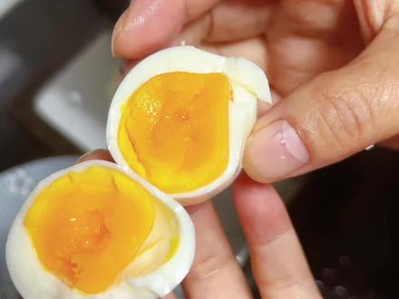 很多人都觉得互联网各赛道都饱和的时候,蛋神就这样横空出世了#鸡蛋哥 #抖音生活观察计划 #美食