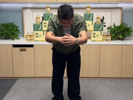 给兄弟们表演个茶艺,兄弟们都来买青梅酒吧,真心好喝#马猴潮选青梅酒 #南茉青梅酒 #旭旭宝宝 #马猴潮酒 #茶艺