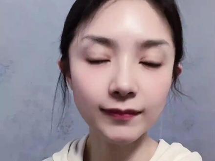 现在听到她的声音,等到考场就不会紧张了!#2025高考 倒计时30天,愿同学们不慌张不焦虑,稳定发挥,金榜题名!@主持配音贾晶