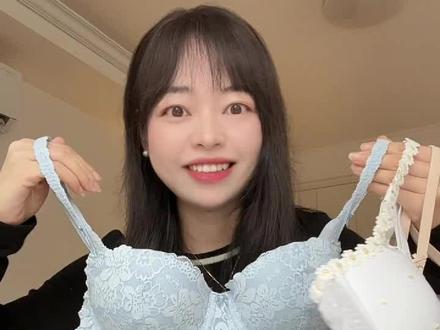 #维密 花漾蕾丝杯大破价!圆润饱满,搭配修身衣服身材曲线超级好看!#文胸 #超漂亮文胸 #小胸必备款式