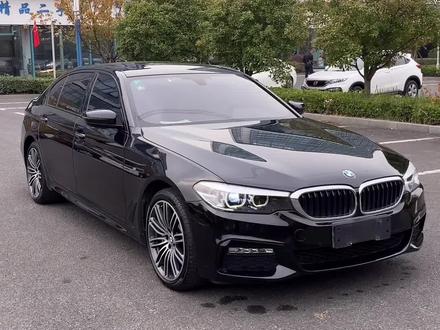 #宝马5系 新到店车型,喜欢的老铁私信我@DOU+小助手