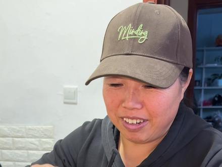 这条视频我到底说了几次老香了😂#农村生活#农村美食#记录真实生活 #东北饭包#土豆脆皮饭包