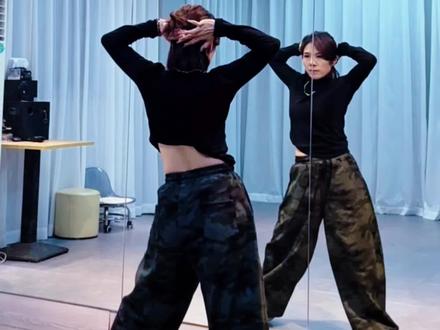 #风往故乡吹#广场舞#背面完整版# #零基础舞蹈基本功