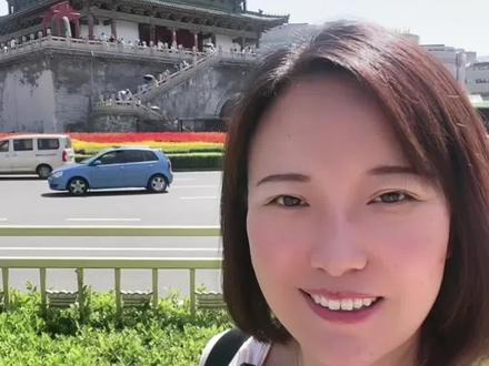 西安旅游,如何登上钟楼?如何购票呢?不明白的朋友一定要看完视频,最后有小经验哦。#西安旅游#西安旅游攻略 #西安旅游打卡 #西安钟楼