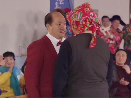 乡村爱情18大结局✨象牙山模特队T台走秀
谢广坤和刘能压轴出场,笑到肚子疼😂#乡村爱情18大结局 #乡村爱情18 #象牙山模特队 #乡村爱情名场面 #追剧日常