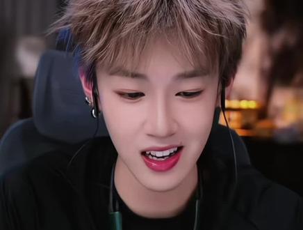 看来韩师已经学会了这项甩锅技能。
#韩汶栩#周小闹#紫薯精