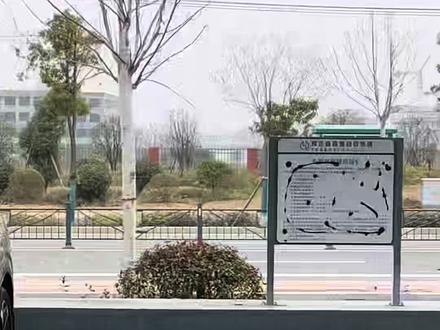 比亚迪海狮06,空调滤芯多久更换一次,该如何更换? 如果你已经买过海狮06了,下面这个技能一定要学会,就是半年需要更换一次的空调滤芯,如果你不知道去4s更换,一个换下来工时费一块小一百块钱,自己换不影响任何三电质保!#比亚迪 #海狮06 #空调滤芯更换 #空调异味汽车 #用车小技巧