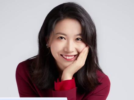 高考不仅是知识储备的巅峰,也可能是社牛的天花板!考生冲出考场直奔警察握手“领导,我要考山东警察学院”!暖心护考是保障组也是“氛围组”:高考不是一场决定人生的考试,更像是一场全民致青春、为梦想护航的仪式 #高考生走出考场握手警察 #警号985211的民警手被拍红了 #新闻姐 @抖音小助手