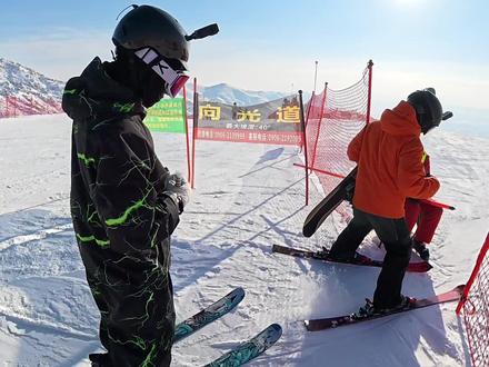 两驱铲雪机继续挑战向光道! #挑战向光道 #真实生活分享计划 #向光道 #佛光道