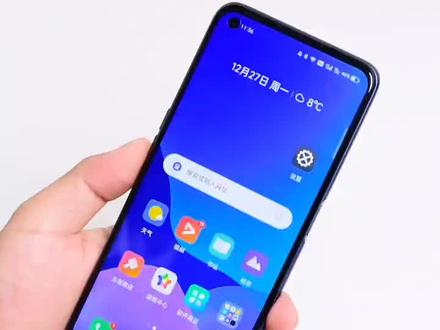 打开设置,找到“便捷工具”,点
击打开,找到“智能侧边栏”,点
击进入,然后打开“智能侧边栏”
开关即可开启。
划一下,就能打开侧边栏;
划到中间停留一下,就能调整它的
位罟。
打开后,可以添加自己想要的应用
和工具。
应用的打开是以分屏或者小窗的
形式出现。不会干扰到主页面的使
用,还是十分方便的。##手机使用技巧 #手机 #数码 #数码科技 #realme