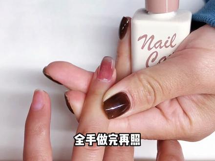 做猫眼要注意的一点就是吸完一只手指就要照灯,不能吸完全手再照灯不然猫眼效果会大打折扣#美甲 #猫眼教程 #美甲师 #美甲店