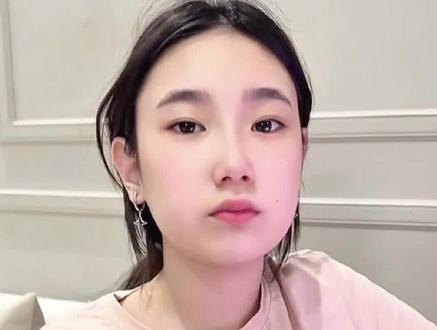 五年级的女孩脚能长到40? #混血宝宝#萌娃 #人类幼崽 #骗你生女儿 #日常vlog