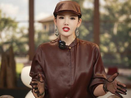 微胖/苹果型身材必学!外浅内深,一秒显瘦 外浅内深,才是真正的显瘦王者!
今天把这个万能公式讲透:
✅ 内搭深色,视觉收缩藏肉肉
✅ 外搭浅色,轮廓清晰不压身
✅ 明暗分层,显瘦还能提气质
微胖、苹果型身材闭眼冲!日常休闲、通勤都能穿,照着搬就行。
👇 收藏起来,下次出门照着穿
#穿搭 #微胖穿搭 #穿搭技巧 #新中式 #香云纱