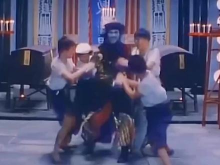 幽幻道士2:甜甜带领西瓜皮5个,对抗沙班主西瓜皮被咬会变僵尸吗