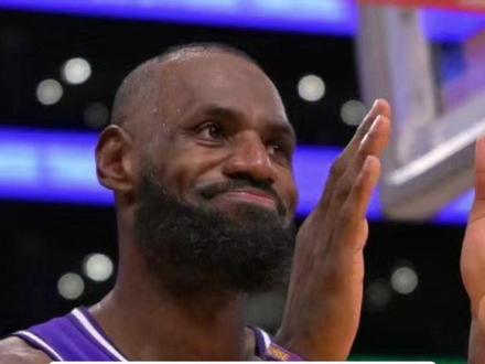 詹姆斯左脑互搏右脑,被淘汰:我不在乎 夺冠了:我们创造了历史 #篮球 #詹姆斯 #科比 #湖人 #NBA