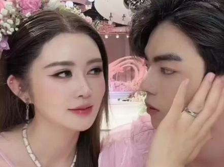 公主会纳迪尔太般配了,盈公主越来越年轻漂亮, 风格多变,@👑盈公主👑3号晚上7点年货节 #纳迪尔