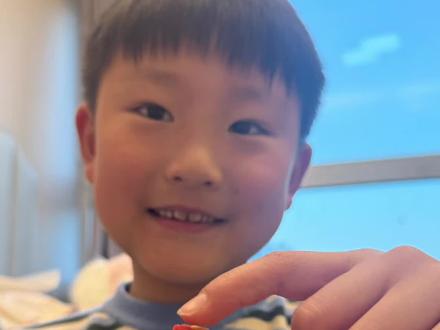 一个下午两三个小时在房间里面很安静的做这个拼豆,终于做好了一个火把,还可以拼,我觉得还挺好看的!
#手工#拼豆 #我的世界 #手工diy #拼豆豆