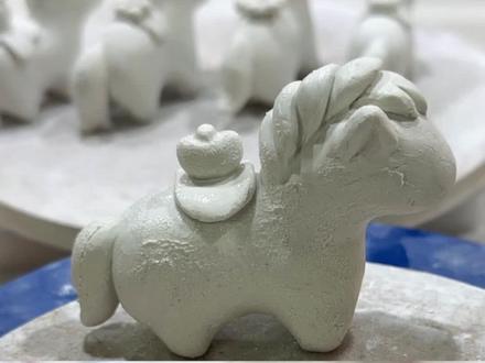 2分钟教大家捏一只小马🐎#萌宠 #马年 #陶瓷 #礼物 #生肖