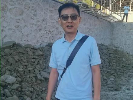 硅藻泥也叫硅藻土,是海洋藻类经过几千万年的累积形成的,优点:
环保、防火阻燃、吸音降噪、净化空气等特点。#新型建材