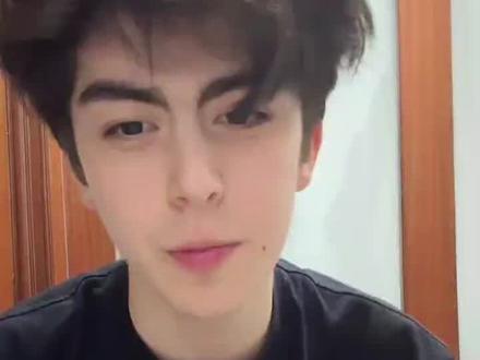 @Anzarjan 啊,真的好帅啊!怎么什么角度都帅#帅就完事了