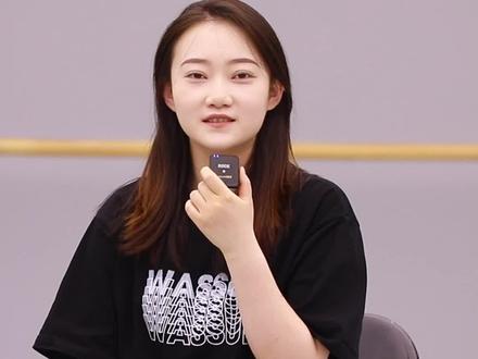 毕业于中央民族大学,曾带出省考第六、第八、第九同学的何璐老师觉得加入舞研是一个无比正确的决定~来听听她的教学心得吧#舞蹈生 #舞研